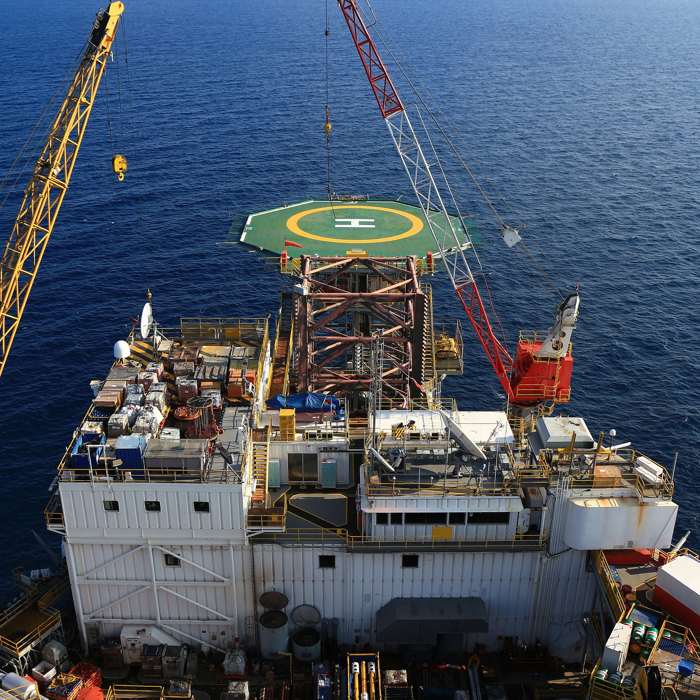 AIS Survivex Industria petrolera y gasística a bordo1