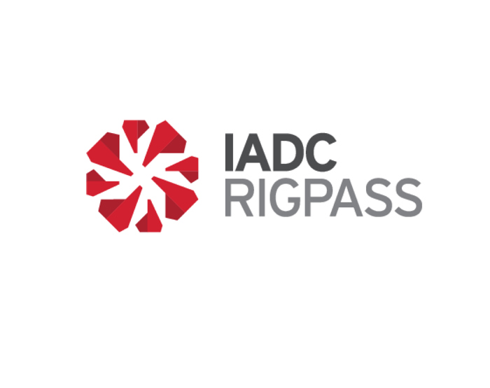 شعار IADC RIGPASS يتميز بشكل هندسي أحمر ونص "IADC RIGPASS" باللونين الأسود والرمادي.