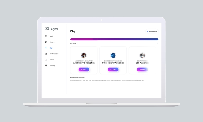Um computador portátil que apresenta uma plataforma digital com vários separadores de menu à esquerda e módulos de formação no ecrã, incluindo Anti-suborno e Corrupção, Sensibilização para a Cibersegurança e Sensibilização para a DEI.